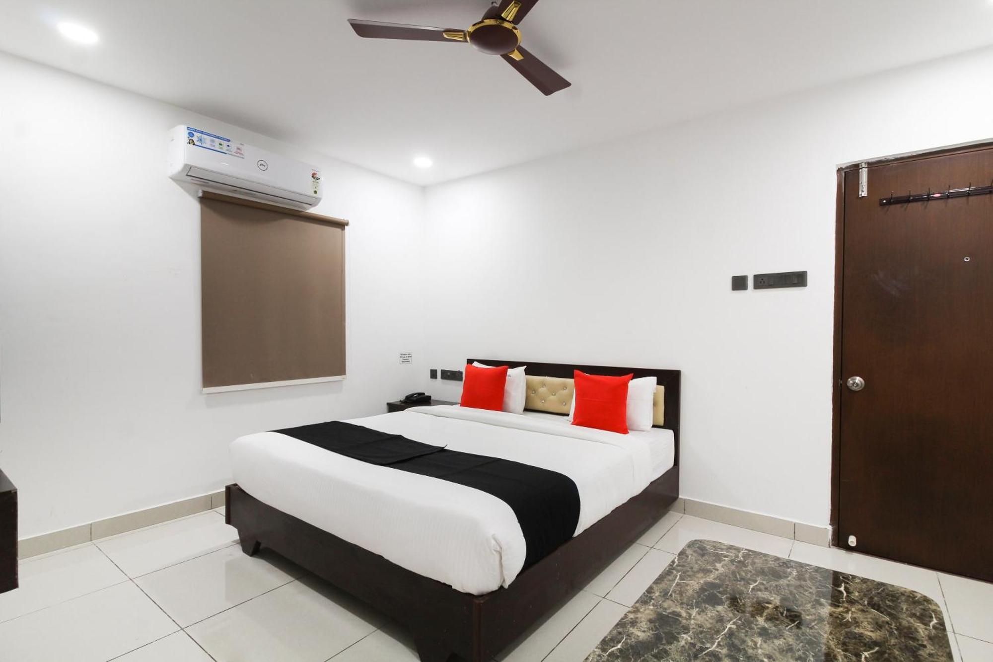 Capital O 63727 Mythri Hotel Maula Ali Exterior foto